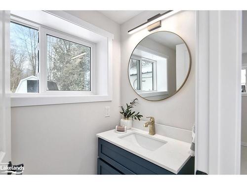 318 St Vincent Street, Meaford, ON - Indoor Photo Showing Bathroom