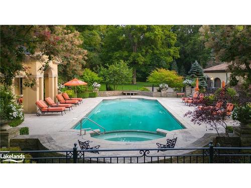 1454 Robinson Place, Innisfil, ON - Outdoor With In Ground Pool With Backyard