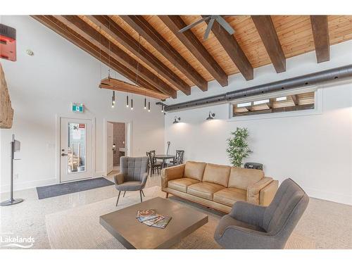 304-10 Beausoleil Lane, The Blue Mountains, ON - Indoor Photo Showing Living Room