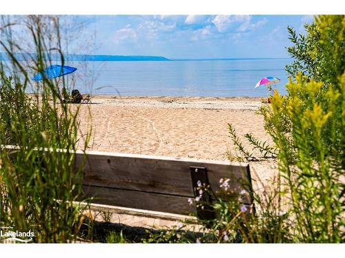 381 Zoo Park Road S, Wasaga Beach, ON - Outdoor With Body Of Water