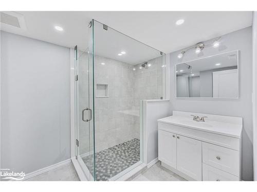 74 Robert Street S, Wasaga Beach, ON - Indoor Photo Showing Bathroom
