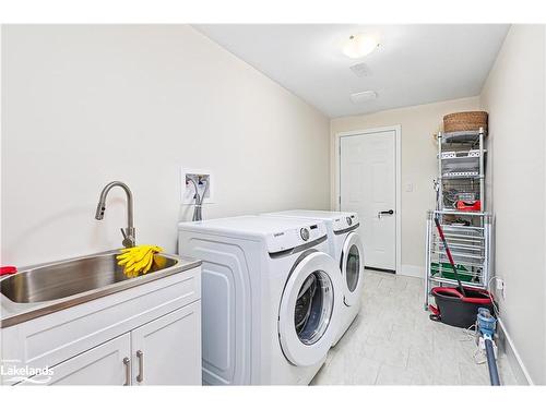 6-107 Alpine Springs Court, The Blue Mountains, ON - Indoor Photo Showing Laundry Room