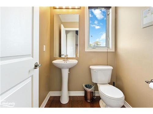 108 Comet Lane, The Blue Mountains, ON - Indoor Photo Showing Bathroom