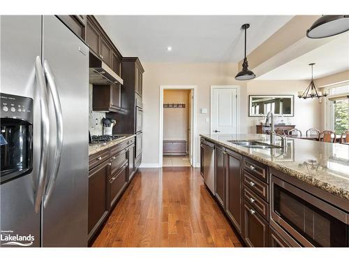 108 Comet Lane, The Blue Mountains, ON - Indoor Photo Showing Kitchen With Double Sink With Upgraded Kitchen