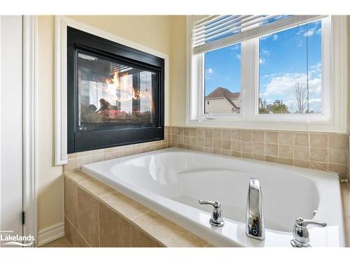 108 Comet Lane, The Blue Mountains, ON - Indoor Photo Showing Bathroom