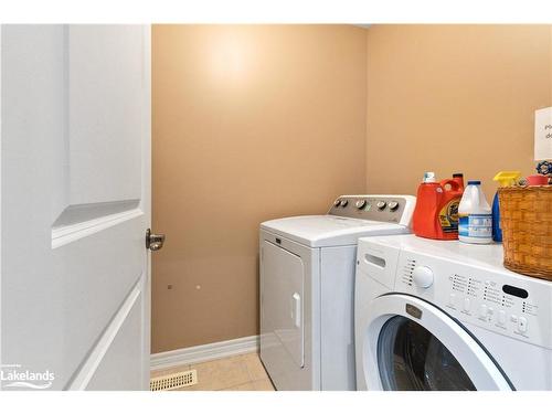 108 Comet Lane, The Blue Mountains, ON - Indoor Photo Showing Laundry Room