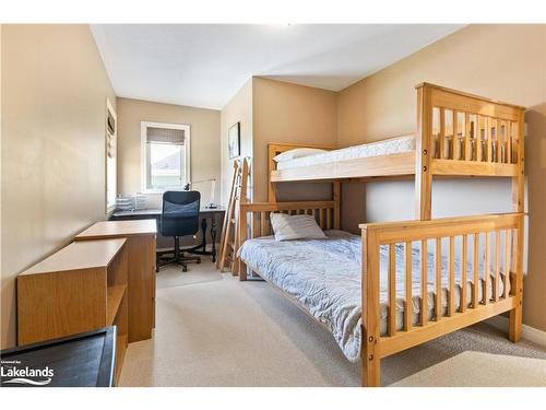 108 Comet Lane, The Blue Mountains, ON - Indoor Photo Showing Bedroom