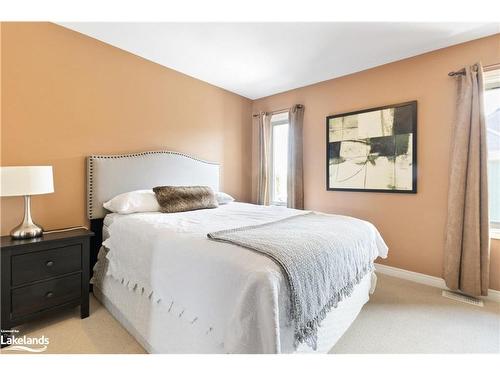 108 Comet Lane, The Blue Mountains, ON - Indoor Photo Showing Bedroom