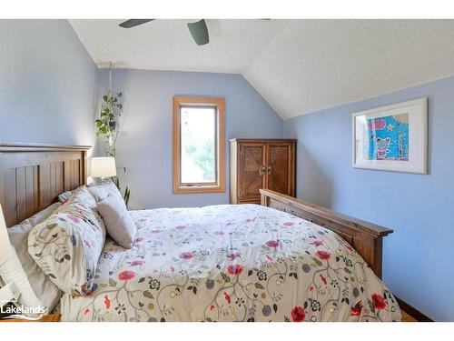 2434 Old Muskoka Road, Huntsville, ON - Indoor Photo Showing Bedroom