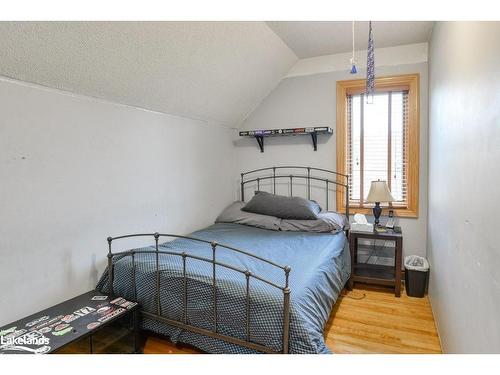 2434 Old Muskoka Road, Huntsville, ON - Indoor Photo Showing Bedroom