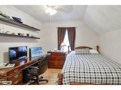 2434 Old Muskoka Road, Huntsville, ON - Indoor Photo Showing Bedroom