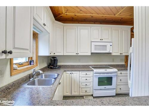 2434 Old Muskoka Road, Huntsville, ON - Indoor Photo Showing Kitchen With Double Sink