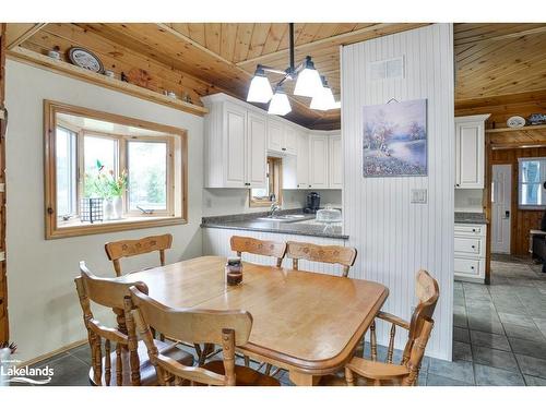 2434 Old Muskoka Road, Huntsville, ON - Indoor Photo Showing Dining Room