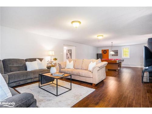 645 River Road E, Wasaga Beach, ON - Indoor Photo Showing Living Room
