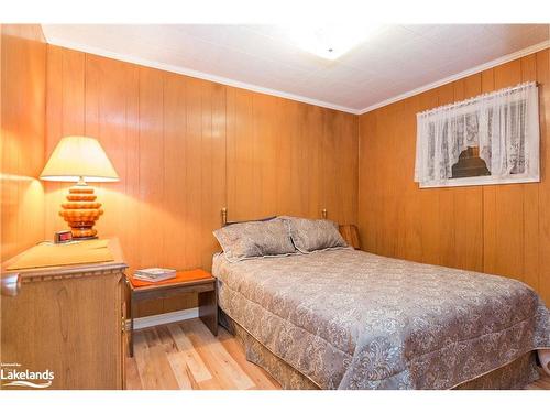1070 Cowbell Lane, Gravenhurst, ON - Indoor Photo Showing Bedroom