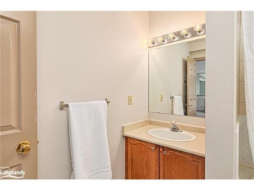 204-169 Jozo Weider Boulevard, The Blue Mountains, ON - Indoor Photo Showing Bathroom