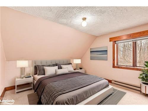 204648 Highway 26, Meaford Municipality, ON - Indoor Photo Showing Bedroom