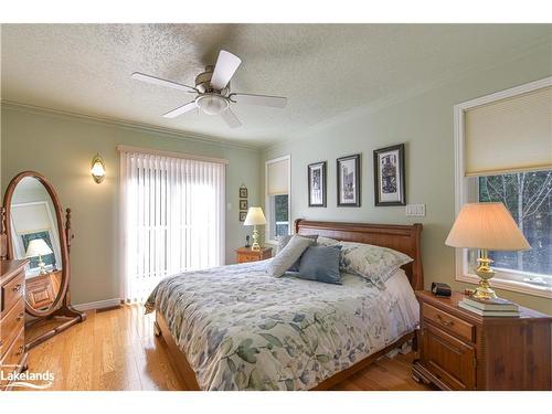 8 Jermey Lane, Oro-Medonte, ON - Indoor Photo Showing Bedroom