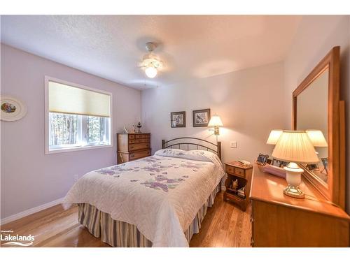 8 Jermey Lane, Oro-Medonte, ON - Indoor Photo Showing Bedroom