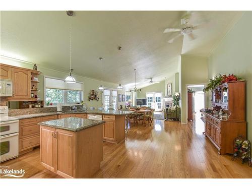 8 Jermey Lane, Oro-Medonte, ON - Indoor Photo Showing Kitchen