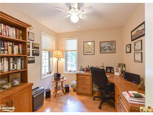 8 Jermey Lane, Oro-Medonte, ON - Indoor Photo Showing Office