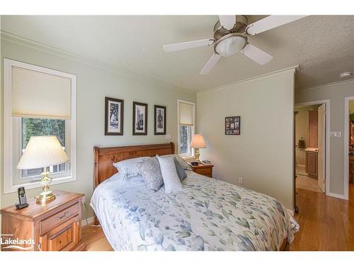 8 Jermey Lane, Oro-Medonte, ON - Indoor Photo Showing Bedroom