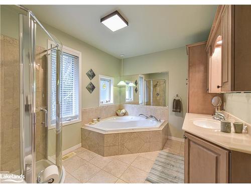 8 Jermey Lane, Oro-Medonte, ON - Indoor Photo Showing Bathroom