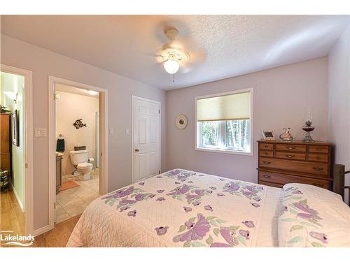 8 Jermey Lane, Oro-Medonte, ON - Indoor Photo Showing Bedroom