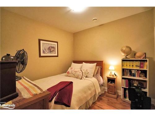 307-20C Silver Birch Court, Parry Sound, ON - Indoor Photo Showing Bedroom