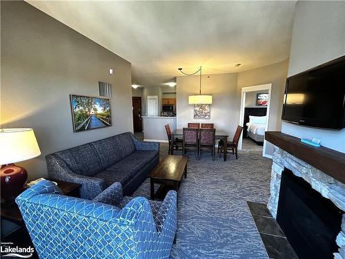 449-156 Jozo Weider Boulevard, The Blue Mountains, ON - Indoor Photo Showing Living Room