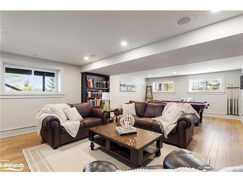 1215 Ronville Road, Dwight, ON - Indoor Photo Showing Living Room