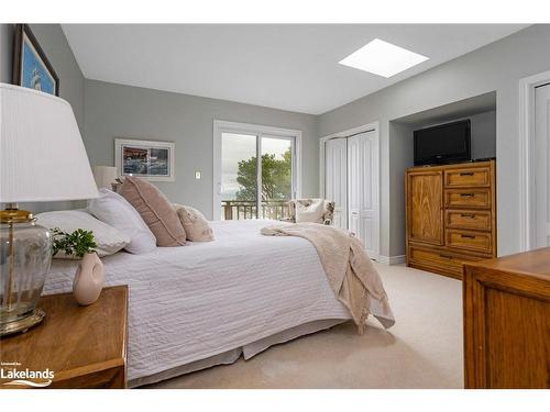 49 Madeline Drive, Collingwood, ON - Indoor Photo Showing Bedroom