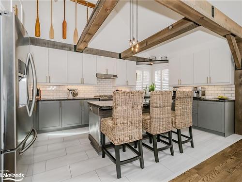 7 Westwind Court, Gravenhurst, ON - Indoor Photo Showing Kitchen With Upgraded Kitchen