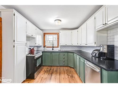 209009 26 Highway, Clarksburg, ON - Indoor Photo Showing Kitchen With Double Sink