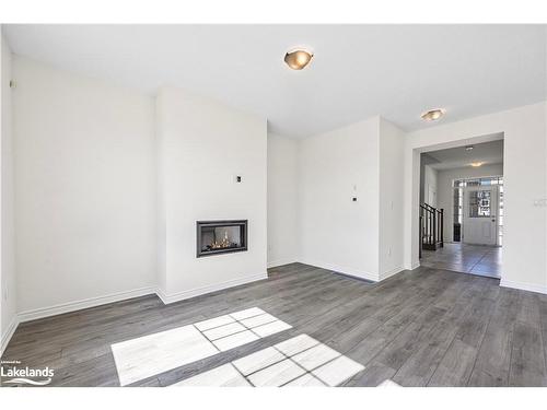 31 Abby Drive, Wasaga Beach, ON - Indoor With Fireplace