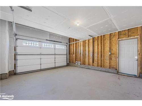 31 Abby Drive, Wasaga Beach, ON - Indoor Photo Showing Garage