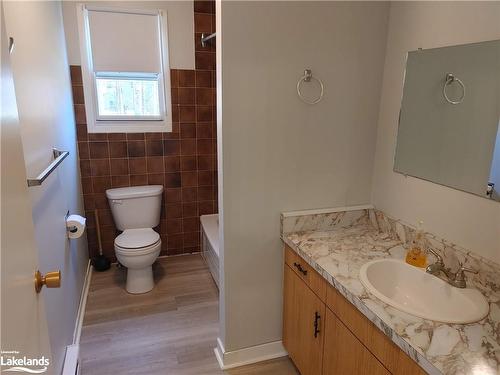 152 Wolfe Trail, Tiny Twp, ON - Indoor Photo Showing Bathroom