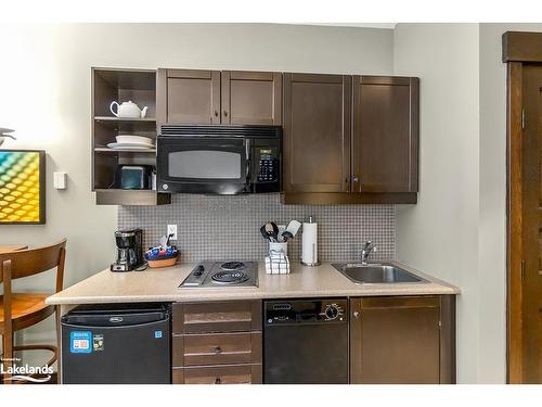 415-190 Jozo Weider Boulevard, The Blue Mountains, ON - Indoor Photo Showing Kitchen