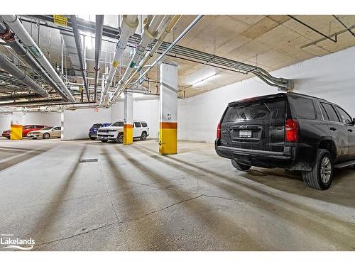 415-190 Jozo Weider Boulevard, The Blue Mountains, ON - Indoor Photo Showing Garage