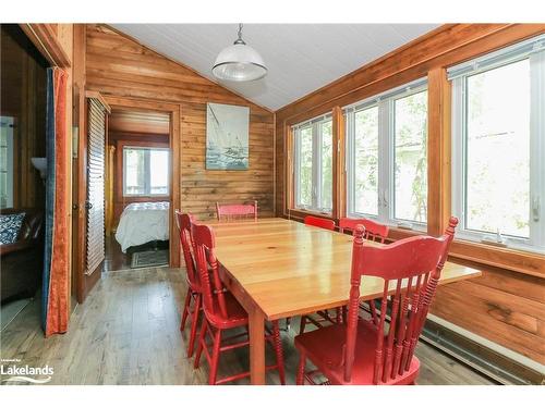 216 Shore Line E, Wasaga Beach, ON - Indoor Photo Showing Dining Room