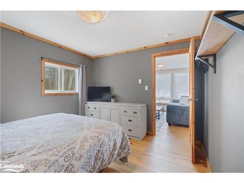 378 Hwy 518 E Highway, Emsdale, ON - Indoor Photo Showing Bedroom