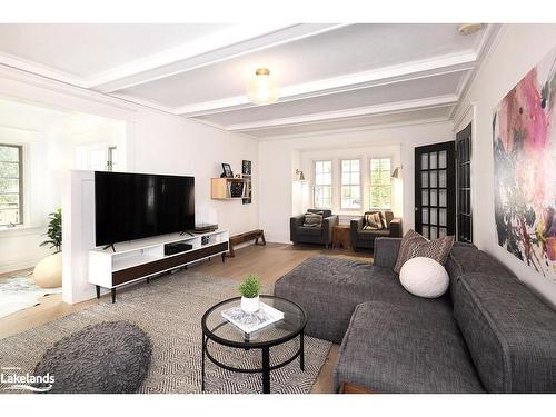 87 Trowbridge Street, Meaford, ON - Indoor Photo Showing Living Room