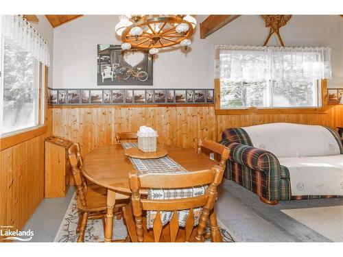 32 Maple Leaf Drive, Huntsville, ON - Indoor Photo Showing Dining Room