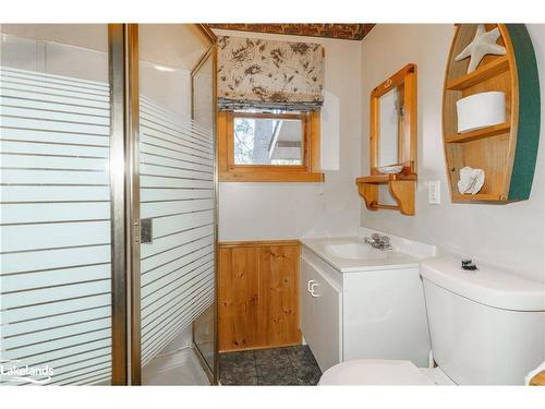 32 Maple Leaf Drive, Huntsville, ON - Indoor Photo Showing Bathroom