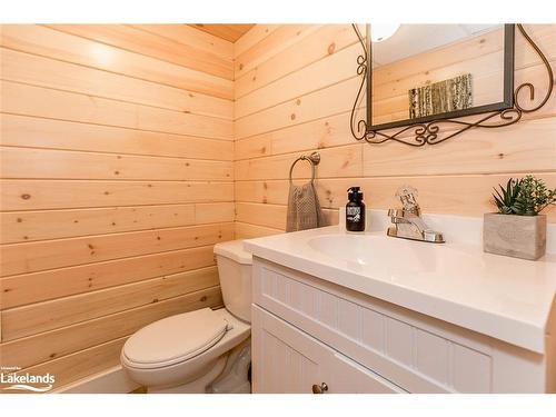585 Deer Lake Road, Port Sydney, ON - Indoor Photo Showing Bathroom