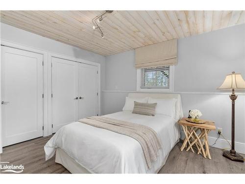 86 Bowyer Road, Huntsville, ON - Indoor Photo Showing Bedroom