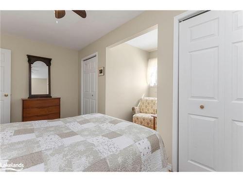 30 Louisa Street, Parry Sound, ON - Indoor Photo Showing Bedroom