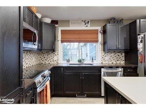 213 Hamilton Drive, Stayner, ON - Indoor Photo Showing Kitchen
