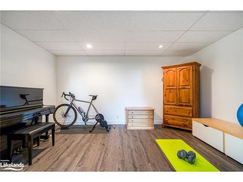 5 Blackburn Avenue, Nottawa, ON - Indoor Photo Showing Bedroom