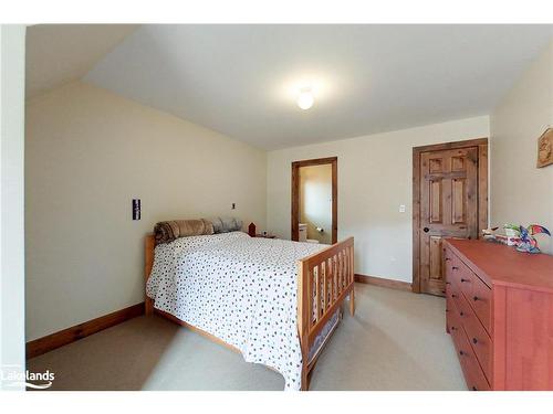 118 Venture Boulevard, The Blue Mountains, ON - Indoor Photo Showing Bedroom